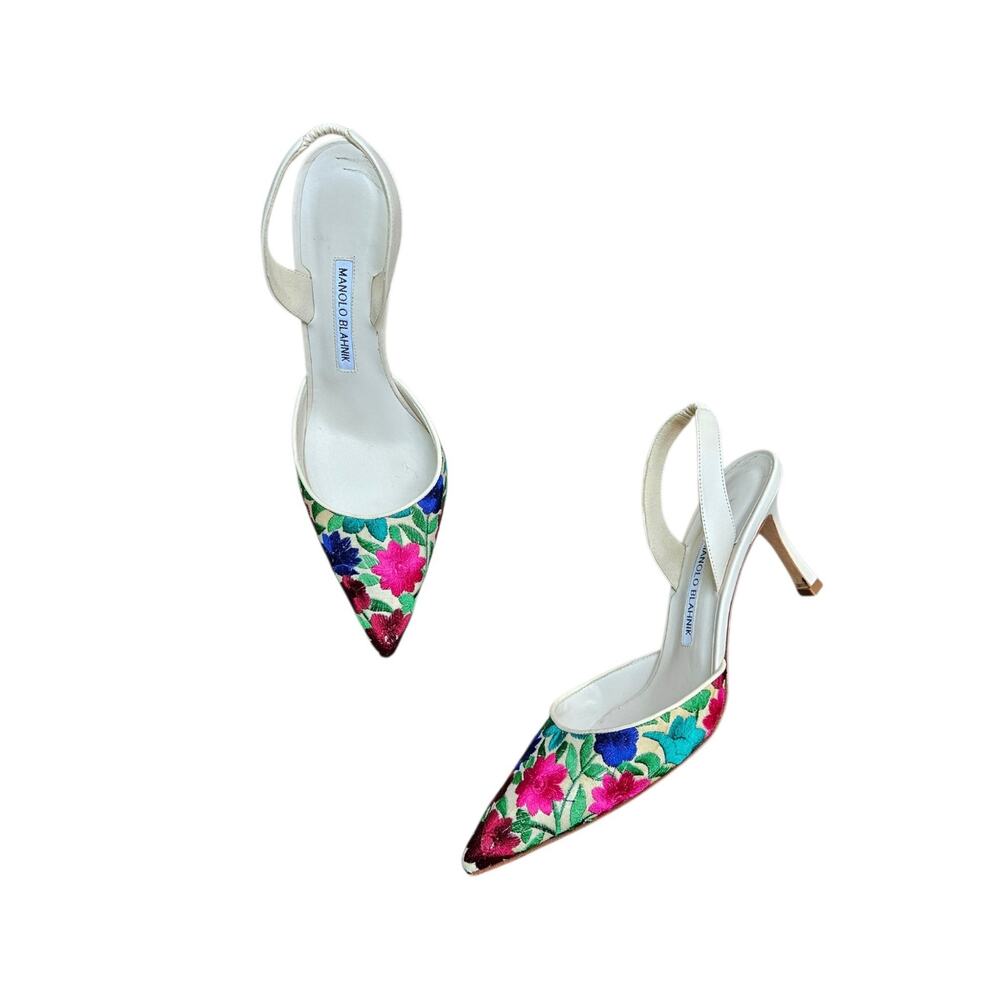 Manolo Blahnik Kitten Heels Embroidered Slingback - Size 39 EU - Picture 5 of 9